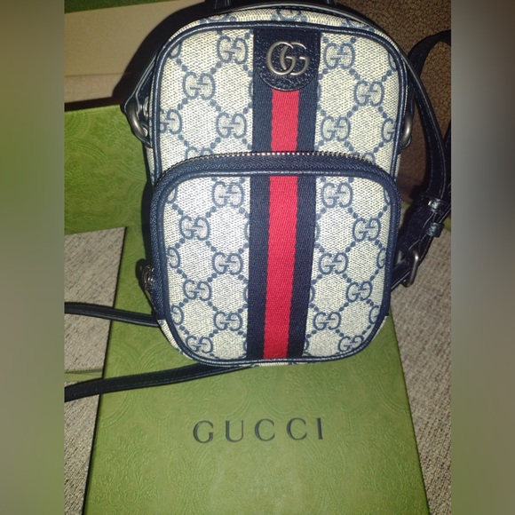 Gucci purse - Picture 3 of 3